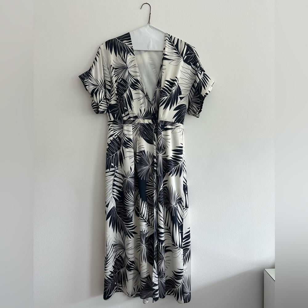Equipment Femme navy and white palm print 100% silk midi dress